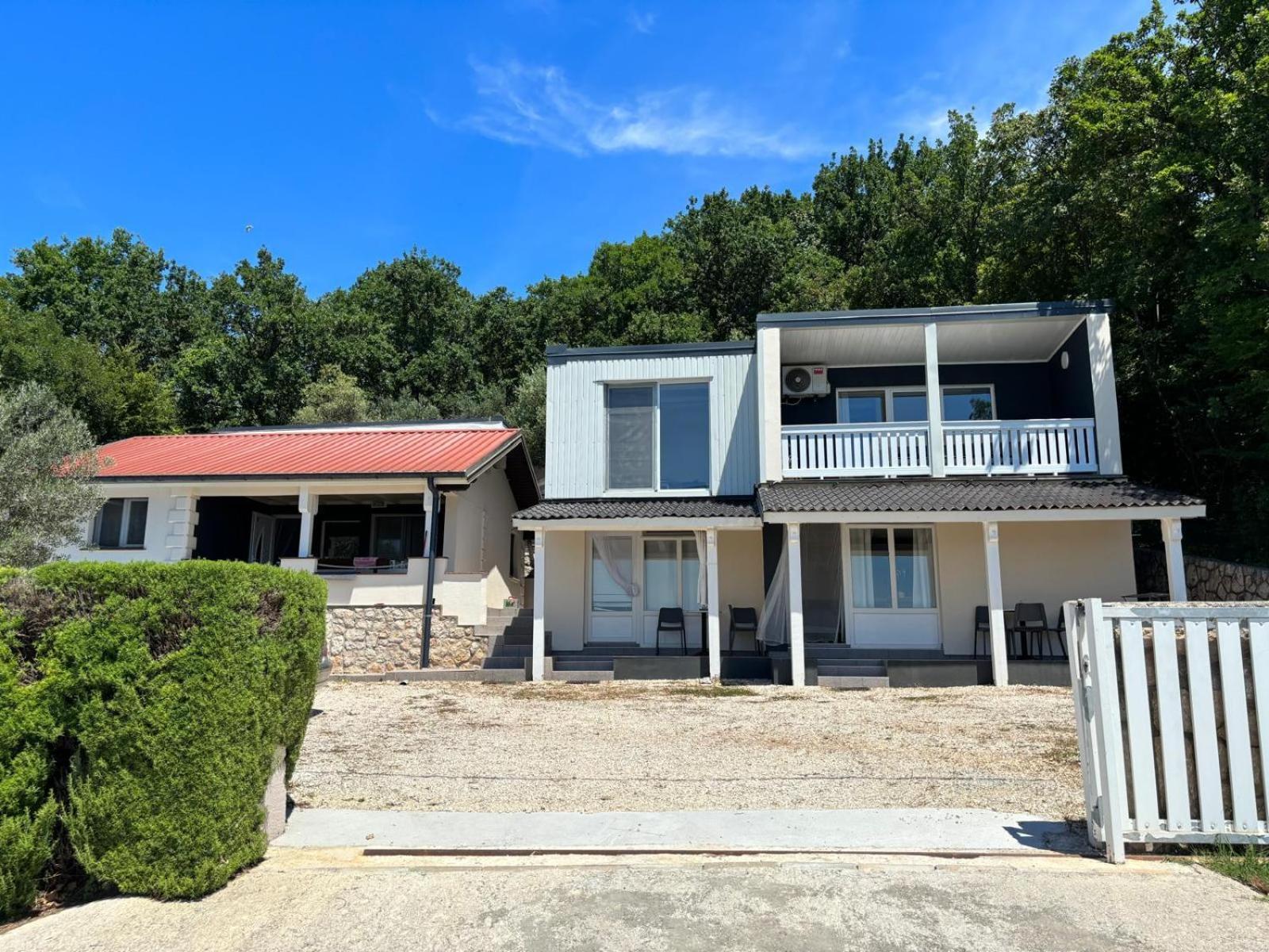 Apartmani Bosnjak ستاريغغاد باكلينتسا المظهر الخارجي الصورة