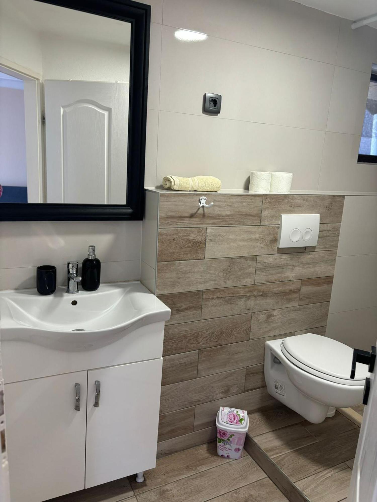 Apartmani Bosnjak ستاريغغاد باكلينتسا الغرفة الصورة