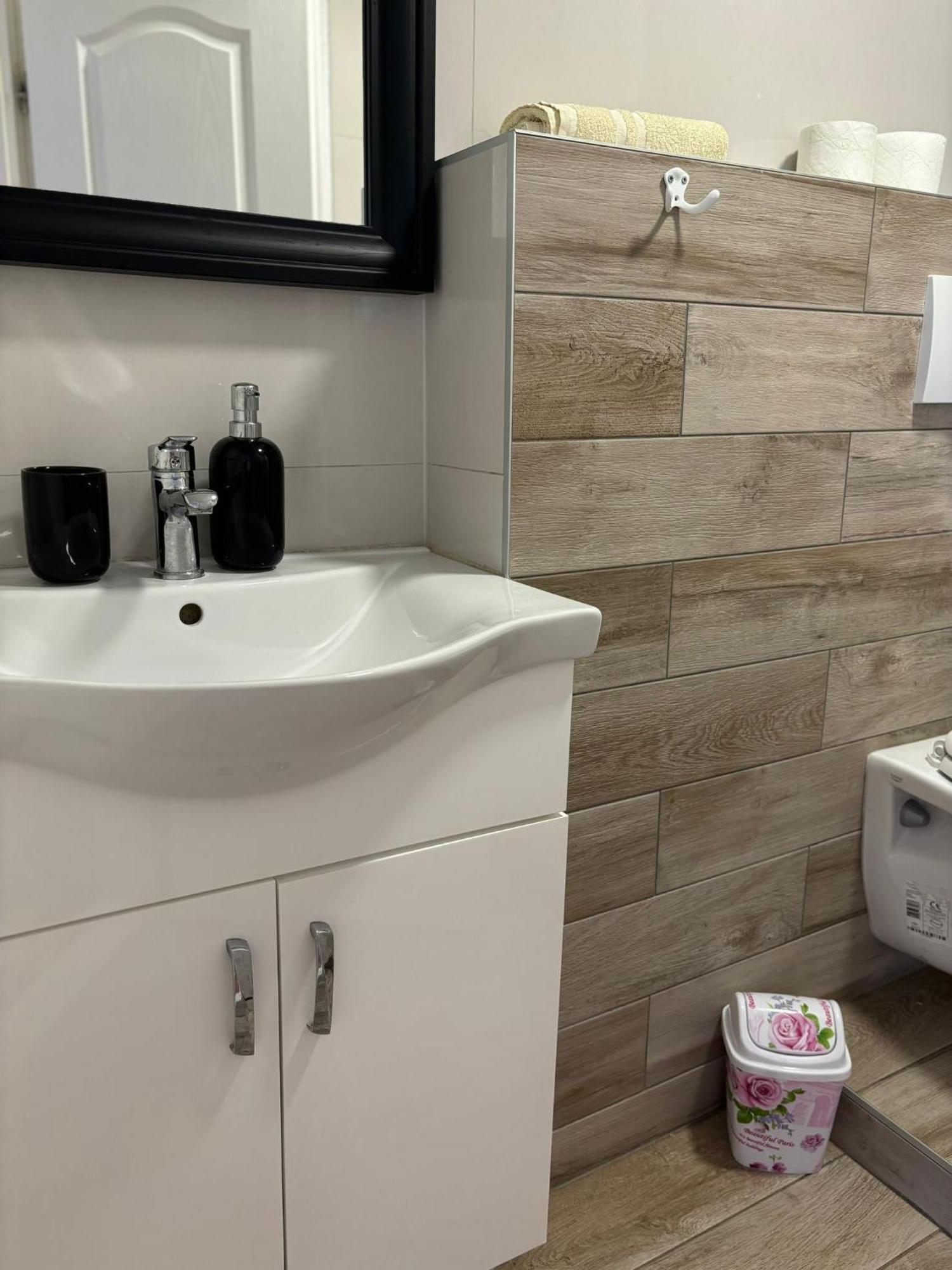 Apartmani Bosnjak ستاريغغاد باكلينتسا الغرفة الصورة