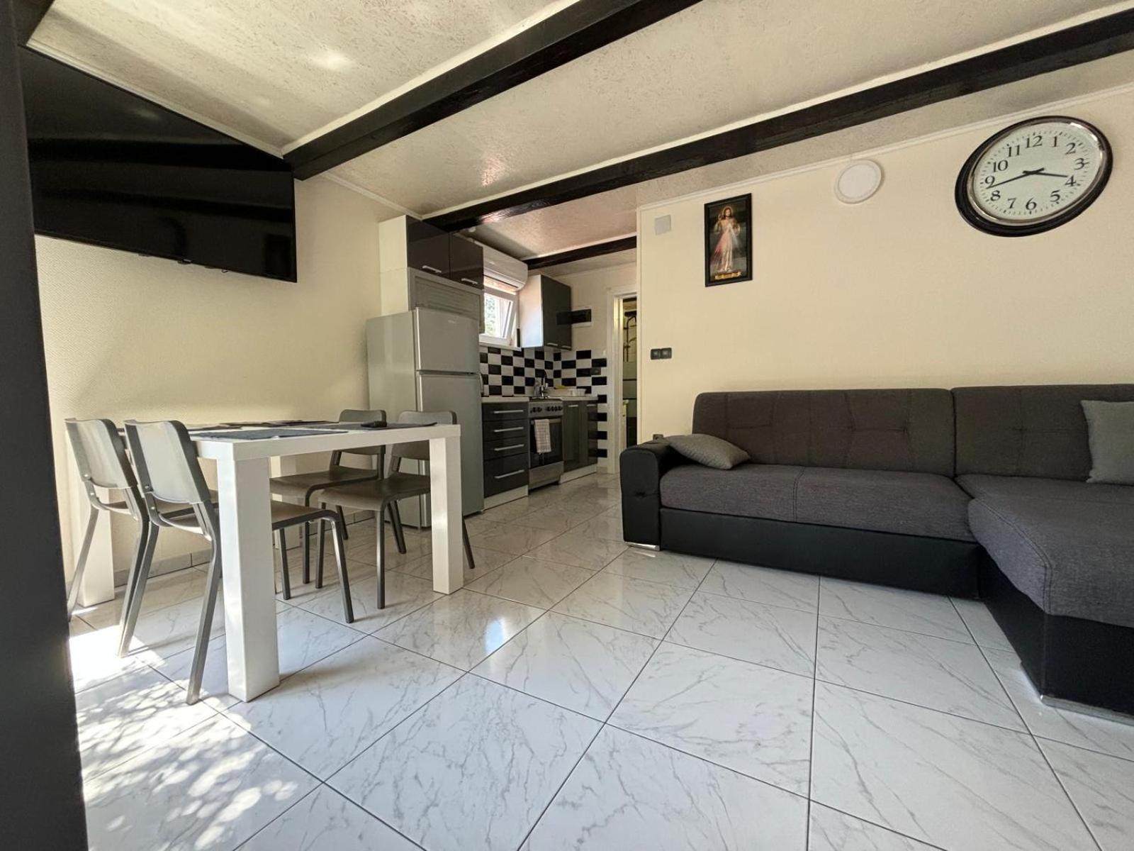 Apartmani Bosnjak ستاريغغاد باكلينتسا المظهر الخارجي الصورة